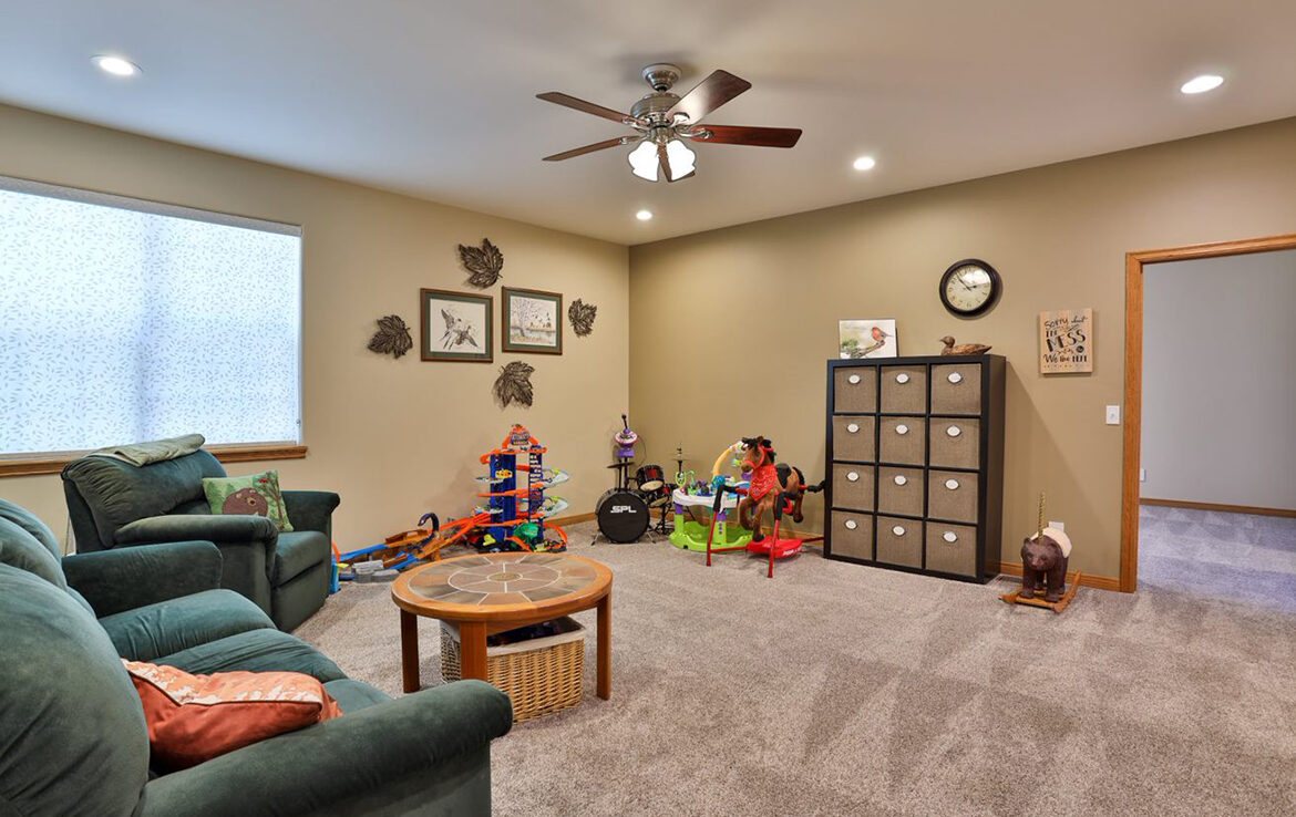 family-game-room-28537-north-shore